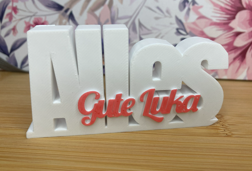 Personalisiertes 3D-Namensschild mit zwei Schriftarten
