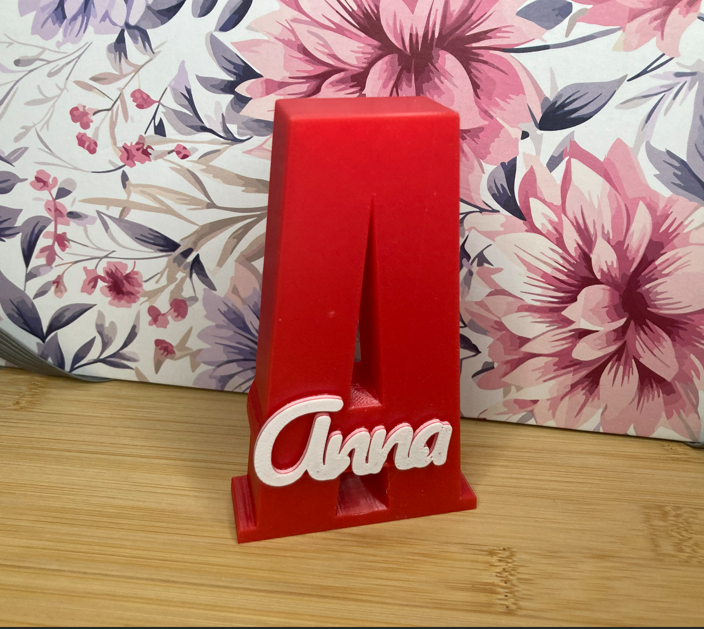 Personalisiertes 3D-Namensschild mit zwei Schriftarten