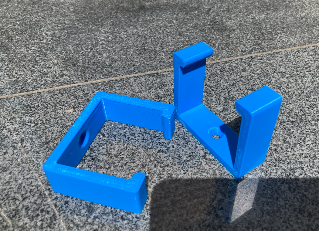 Soporte a medida para regleta en pared o escritorio