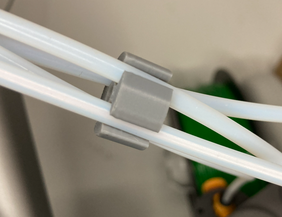 Radialer Kabel- und Schlauchhalter nach Maß